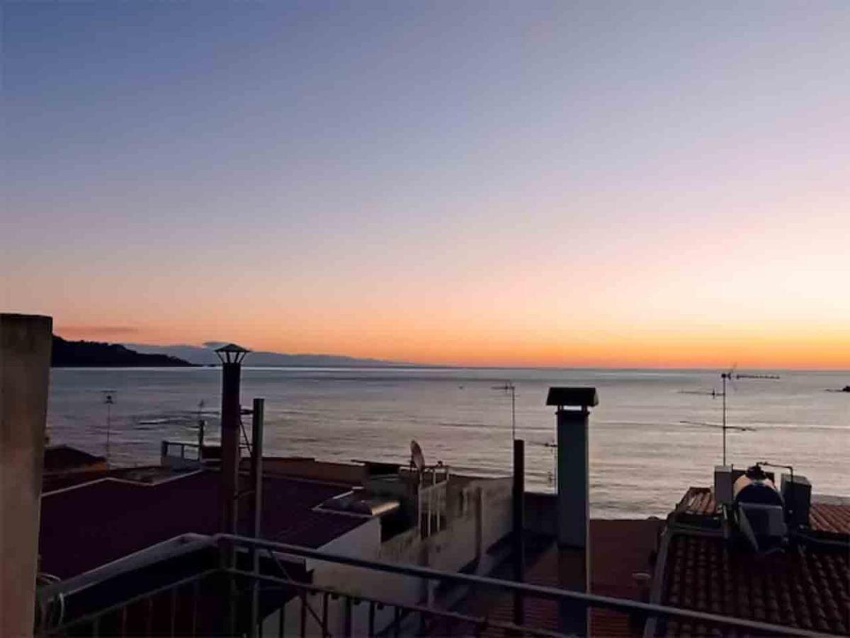 Naxos 101 Apartment A Due Passi Dal Mare Giardini Naxos Exterior foto